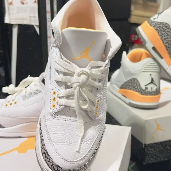 Jordan 3 - Picture 5 of 5